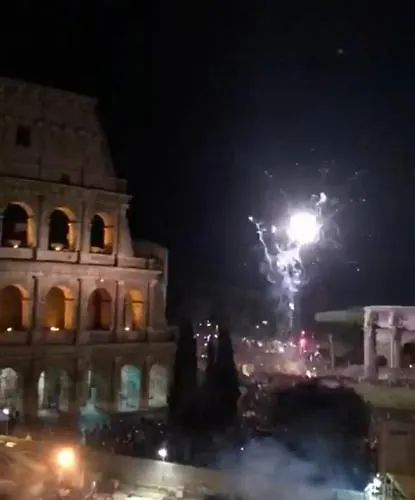 Balcony Colosseum View Апартаменты *